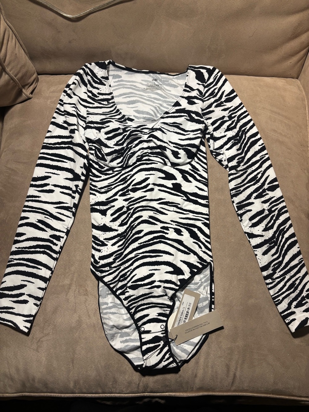 NWT cfab Zebra Long Sleeve Sculpting Shapewear Bodysuit Size L Black White
